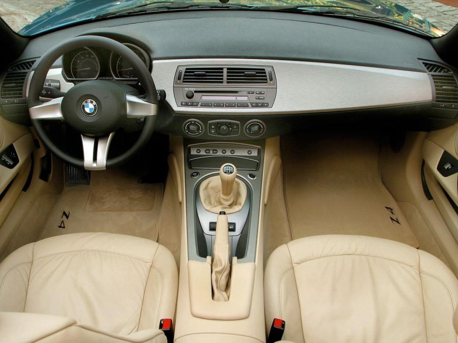  BMW Z4 3.0i Roadster 2002 года  (US) (фото 2 из 3)